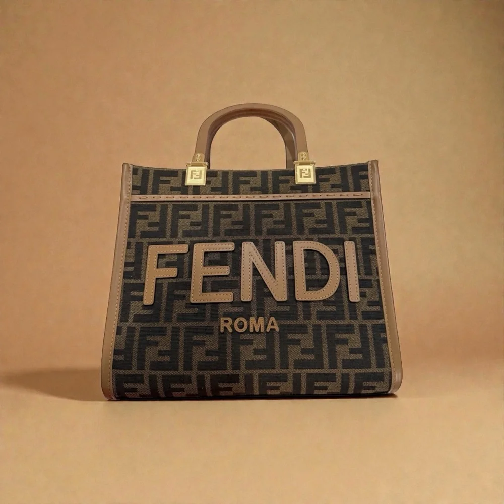 Fendi small sunshine tote bag + extra 900 dollar double sided strap included - Picture 4 of 11